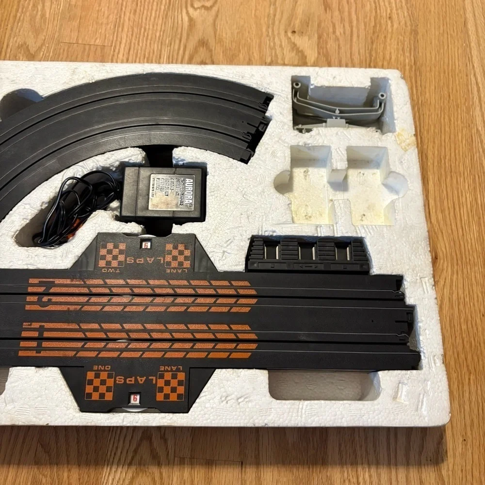 Aurora AFX Bill Elliott Championship Slot Car Set TOMY CHAMPIONSHIP Vintage